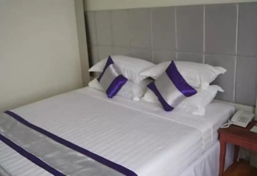 اتاق لوکس, The Hotel 78