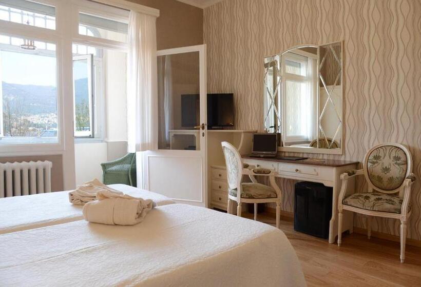 غرفة سوبيريور إطلالة على البحيرة, Metropole Suisse