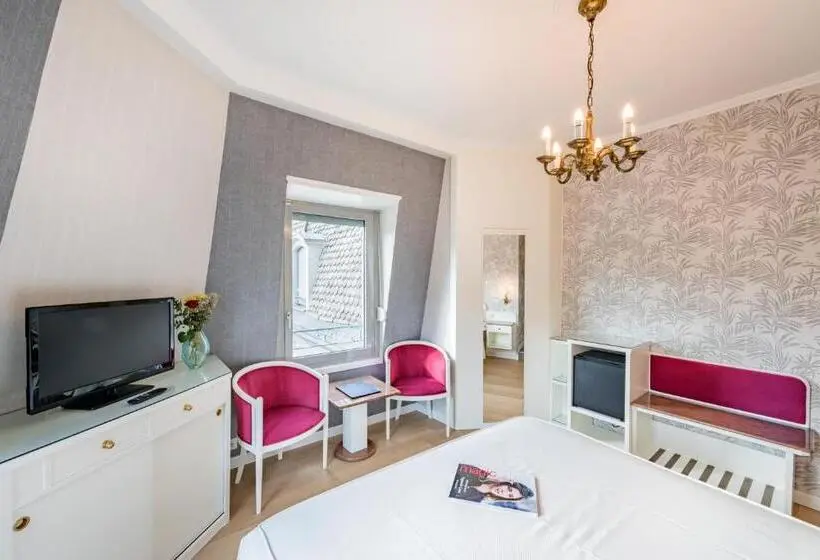 Superior room with lake view, Metropole Suisse
