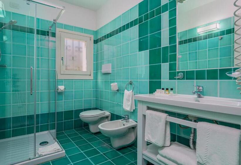 スーペリアールーム, The Pelican Beach Resort & Spa  Adults Only