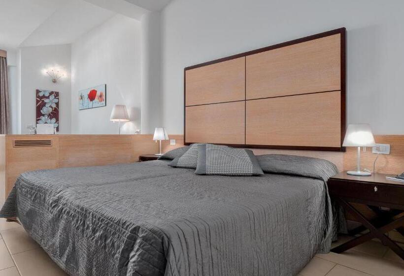 オーシャンビュースタンダードルーム, The Pelican Beach Resort & Spa  Adults Only