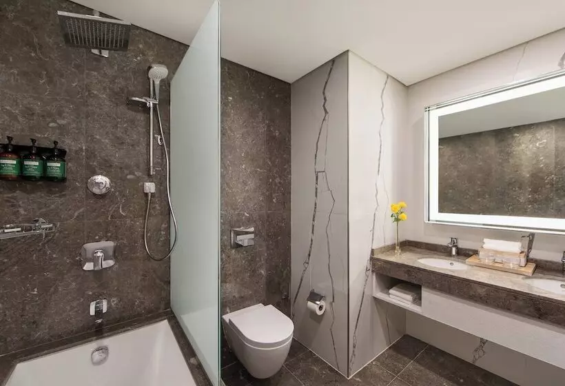 مجموعه ویستا شهر, Voco Dubai The Palm, An Ihg