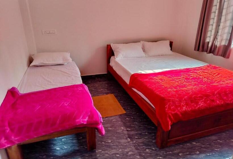 デラックスファミリールーム, Giridhama Homestay
