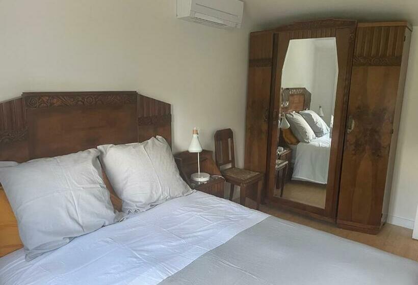 غرفة عائلية, Les Terrasses Des Gardies