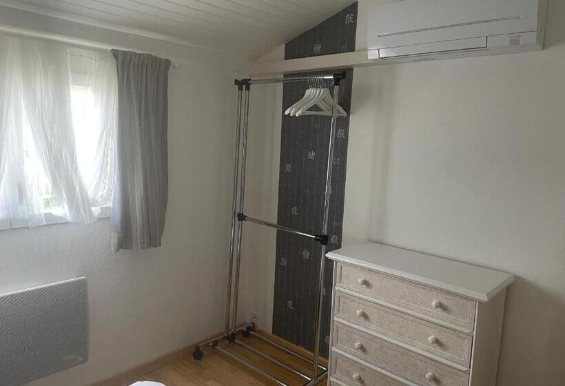 غرفة عائلية, Les Terrasses Des Gardies