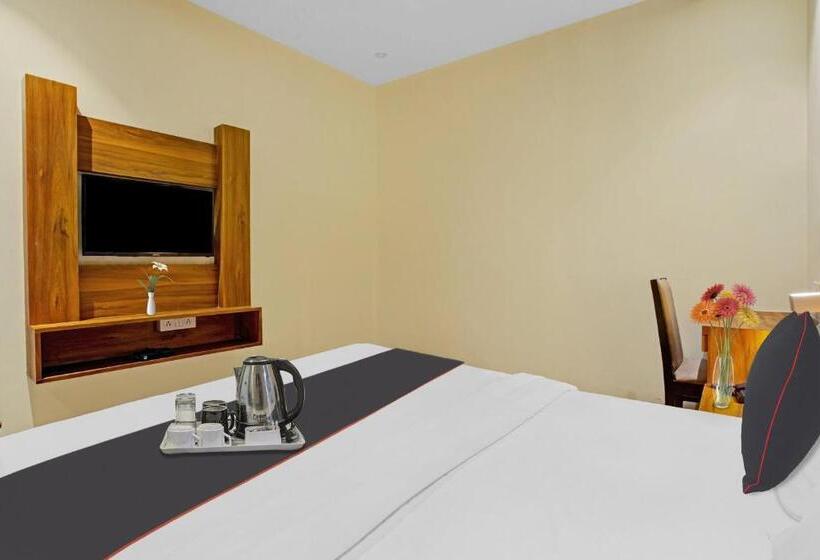 غرفة ديلوكس ثلاثية, Capital O 701204  Art Inn