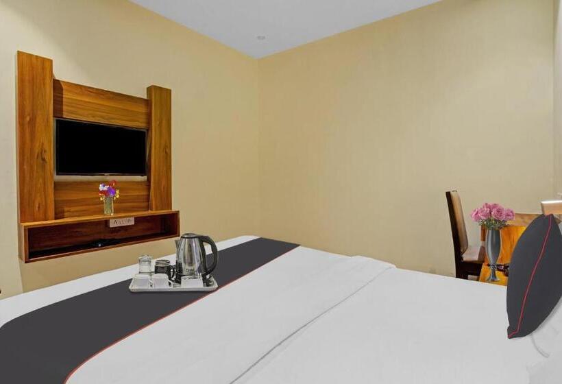 غرفة ديلوكس ثلاثية, Capital O 701204  Art Inn