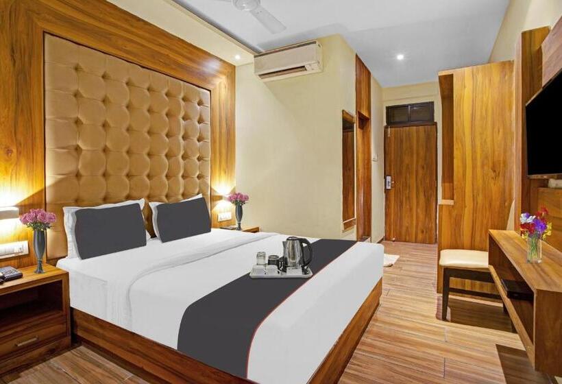 غرفة ديلوكس ثلاثية, Capital O 701204  Art Inn