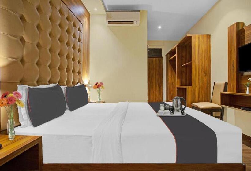 غرفة ديلوكس ثلاثية, Capital O 701204  Art Inn