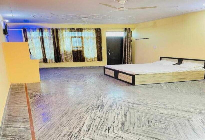 اتاق کلاسیک سه تخته, Oyo 70047 Apna  And Restaurant