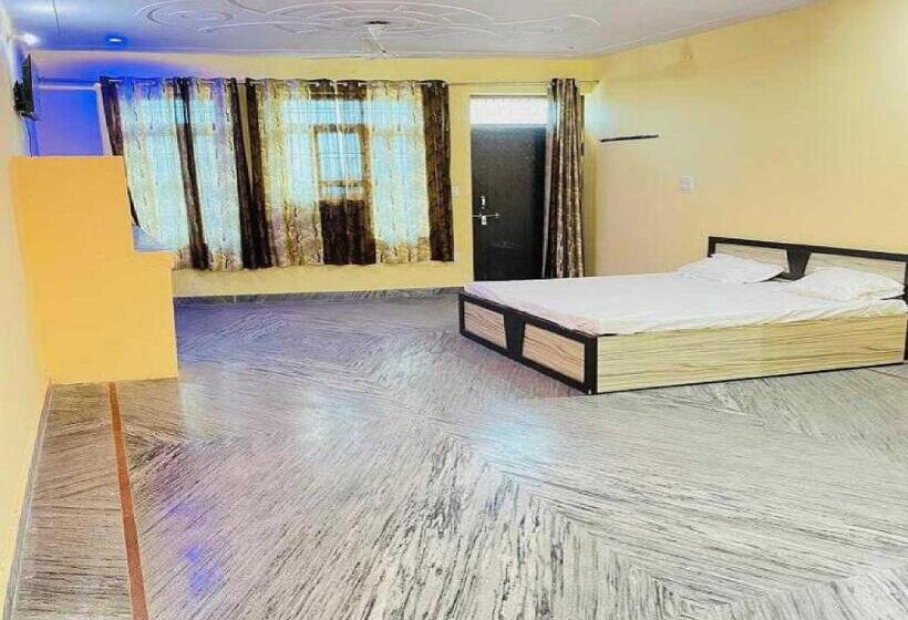 اتاق کلاسیک سه تخته, Oyo 70047 Apna  And Restaurant