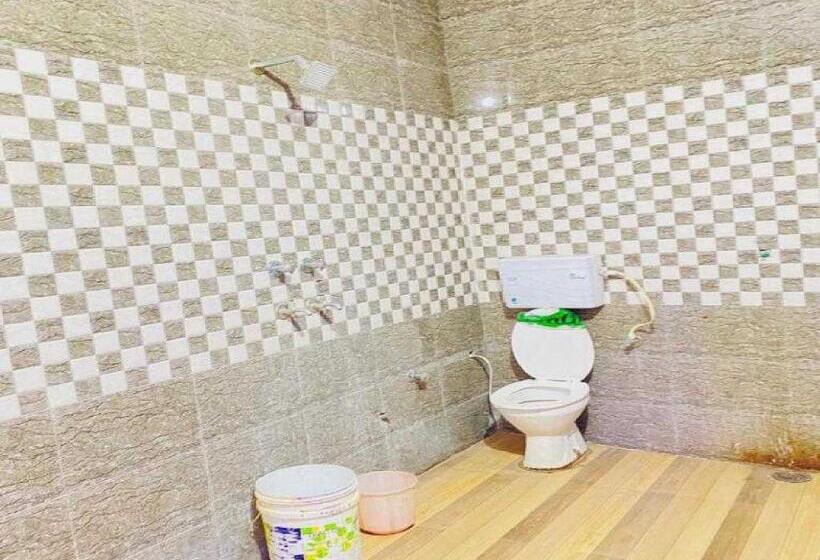 اتاق کلاسیک سه تخته, Oyo 70047 Apna  And Restaurant