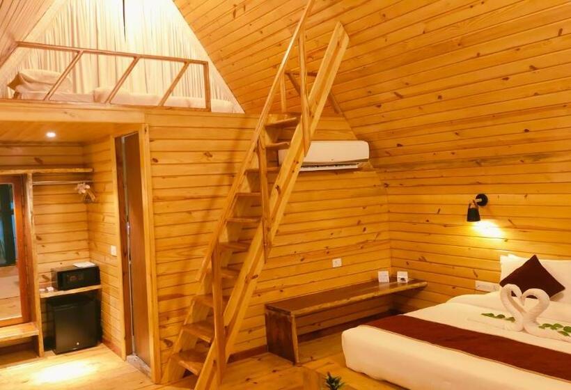 اتاق استاندارد با چشم‌انداز کوهستان, Welcomheritage Tarangi Ramganga Resort