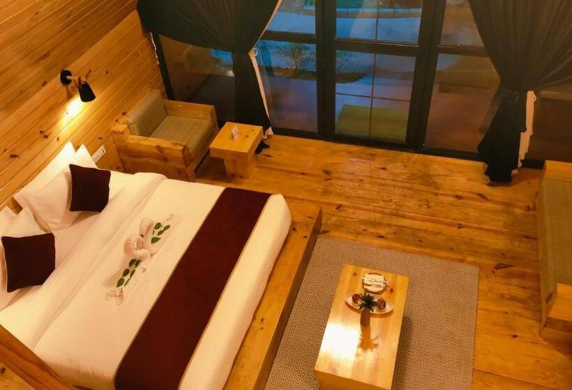 اتاق استاندارد با چشم‌انداز کوهستان, Welcomheritage Tarangi Ramganga Resort