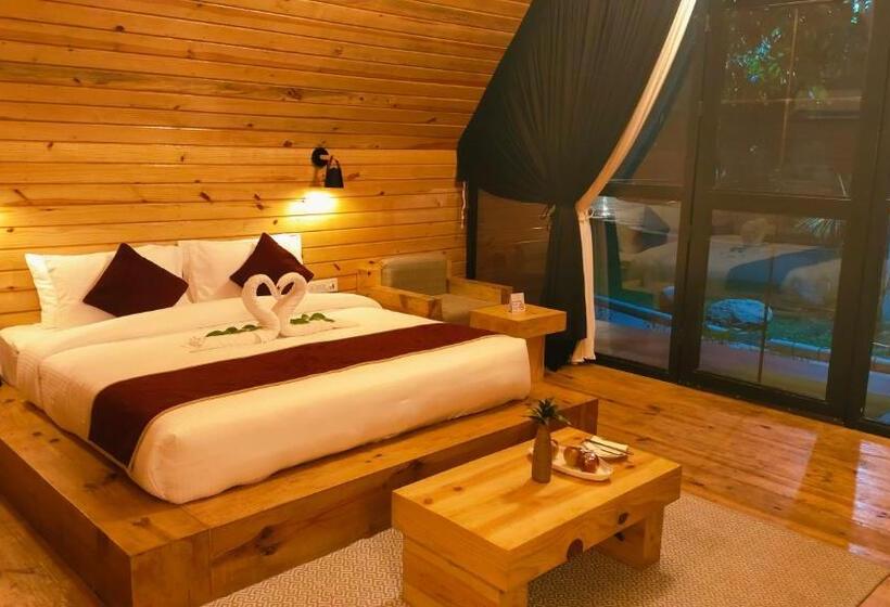 اتاق استاندارد با چشم‌انداز کوهستان, Welcomheritage Tarangi Ramganga Resort