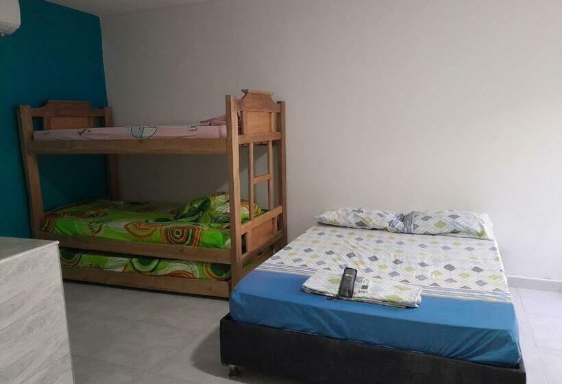 اتاق خانوادگی, Playa Mag