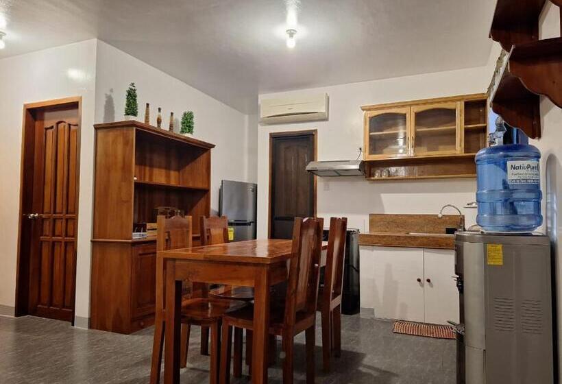 침실 2개 주택, Garden Village Resort