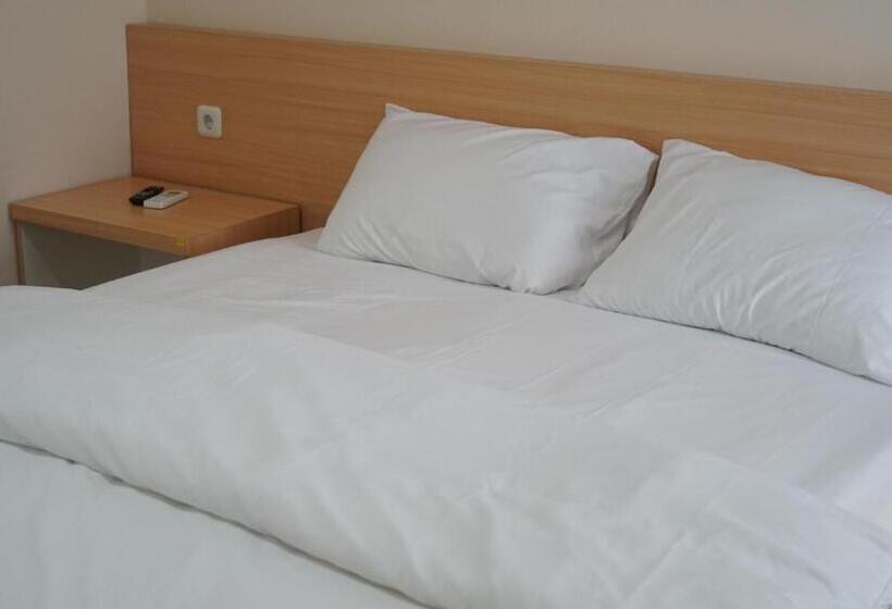 اتاق لوکس, Gold Line Guest House