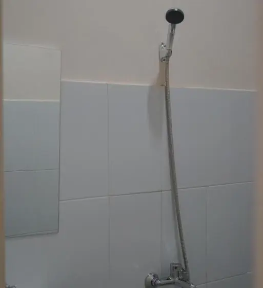 سوییت سوپریور, Gold Line Guest House