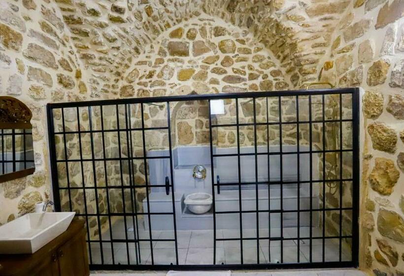اتاق لوکس, Kasr I Reyyan