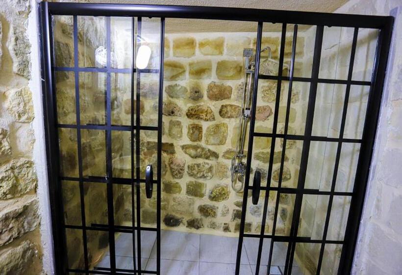 اتاق استاندارد, Kasr I Reyyan