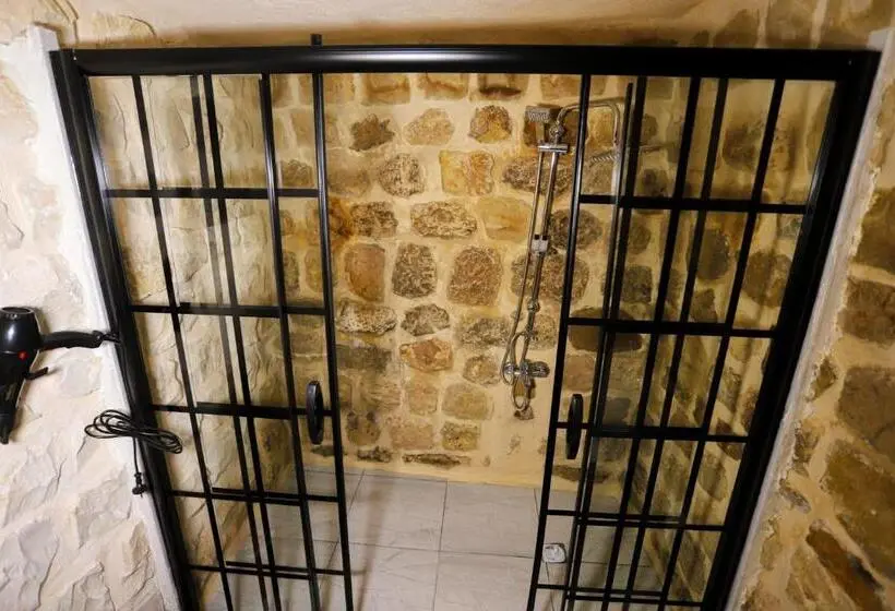 اتاق استاندارد, Kasr I Reyyan