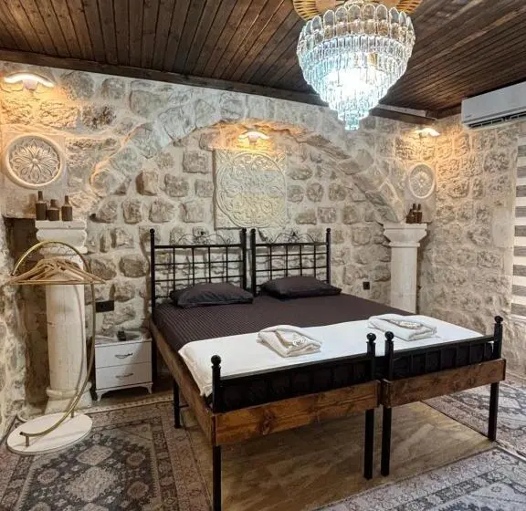 اتاق لوکس, Kasr I Reyyan