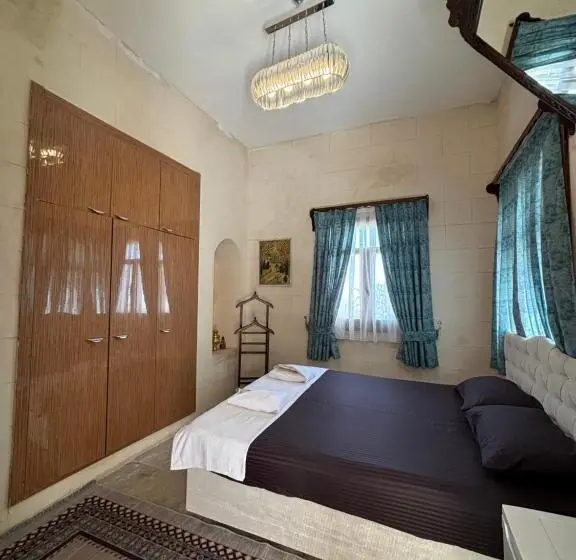 اتاق استاندارد با بالکن, Kasr I Reyyan
