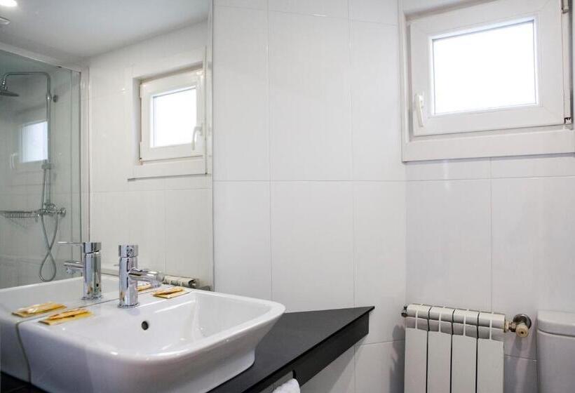 اتاق استاندارد سه نفره, Casa Canosa