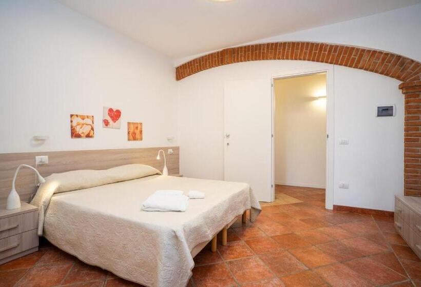 اتاق استاندارد سه نفره, Casa Del Sole