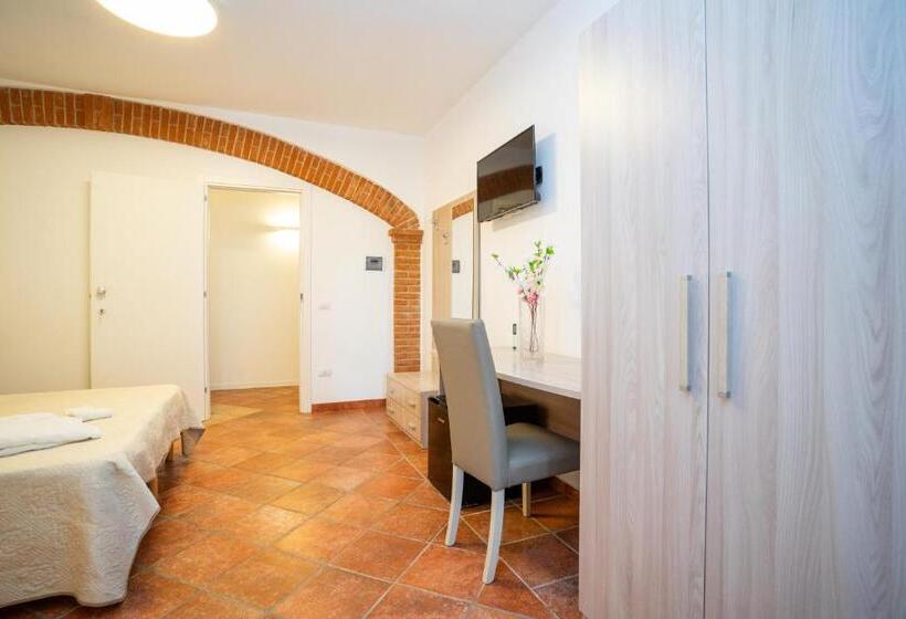 اتاق استاندارد سه نفره, Casa Del Sole
