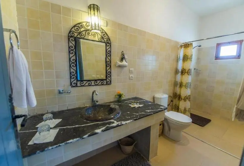 スタンダード４人部屋, Riad Dar Bab Todra