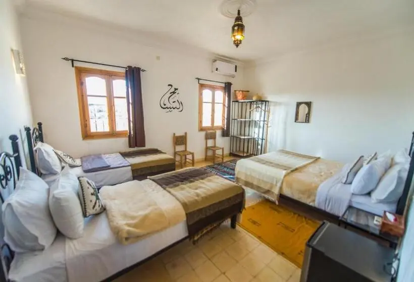 スタンダード４人部屋, Riad Dar Bab Todra