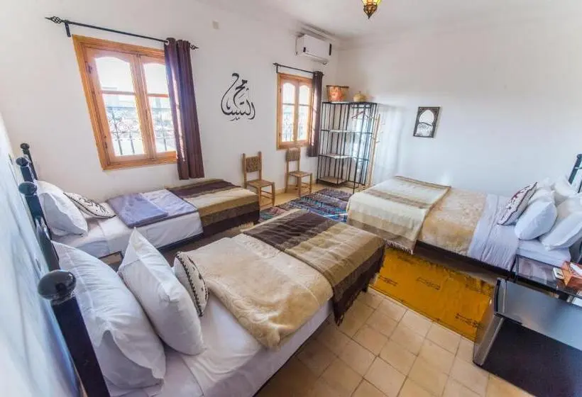スタンダード４人部屋, Riad Dar Bab Todra