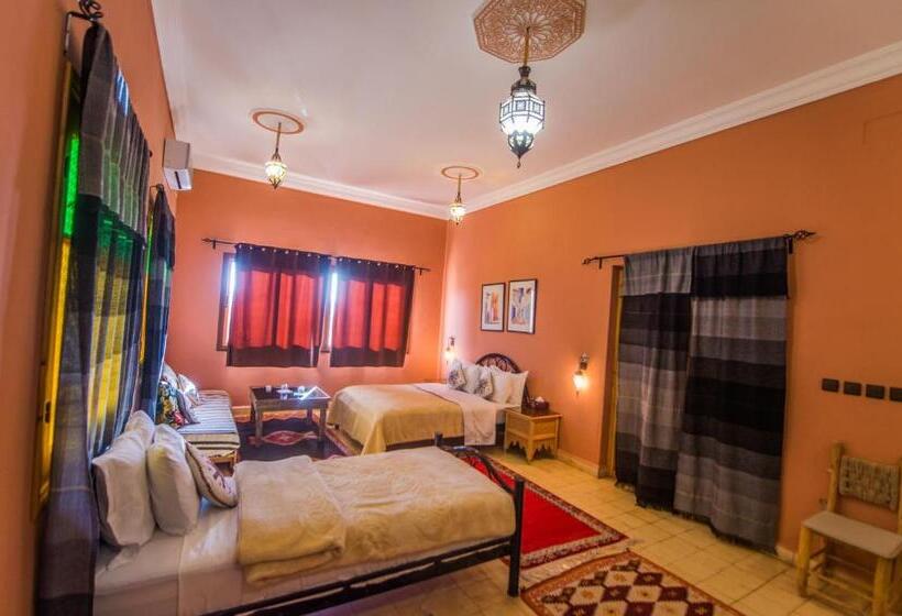 Трехместный Номер Стандарт Вид на Сад, Riad Dar Bab Todra