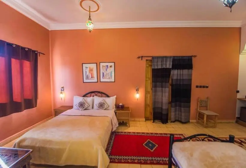 庭の見えるスタンダードトリプルルーム, Riad Dar Bab Todra