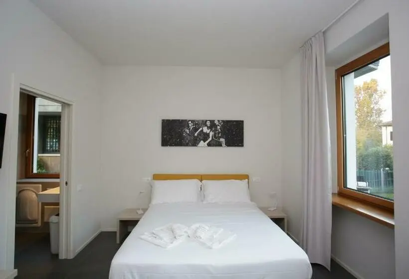 اتاق استاندارد, Stravagante Hostel & Rooms