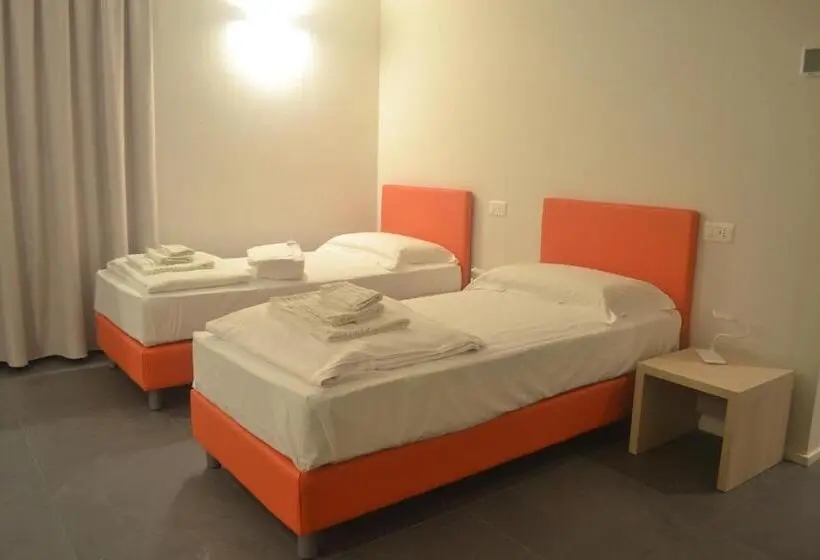 اتاق استاندارد چهار تخته, Stravagante Hostel & Rooms