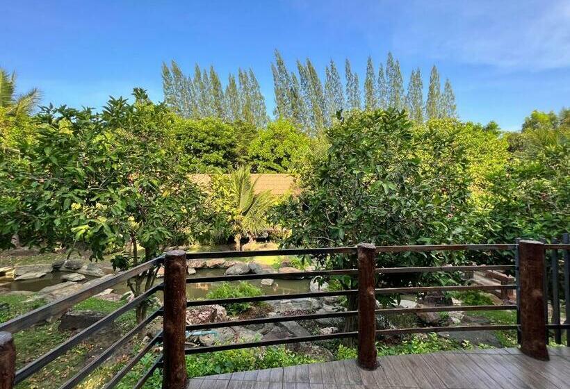 חדר סטנדרט עם מרפסת, The Canal Garden Resort