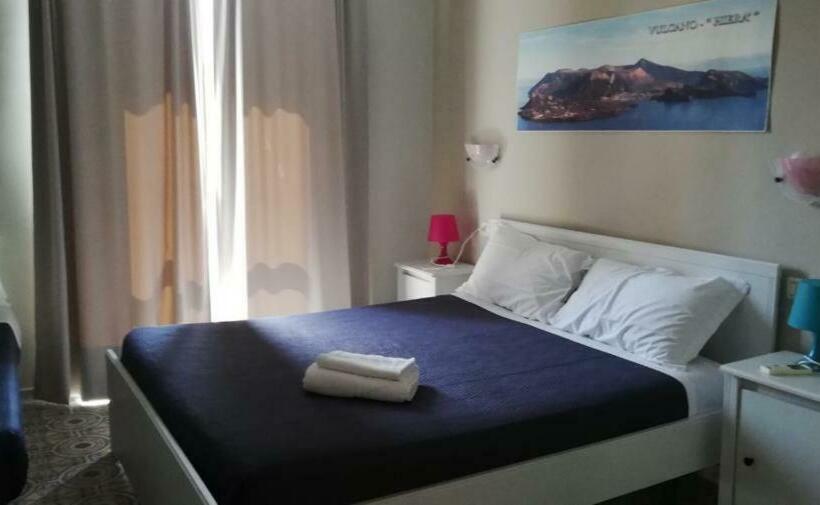 スタンダードルーム, Phenicusa