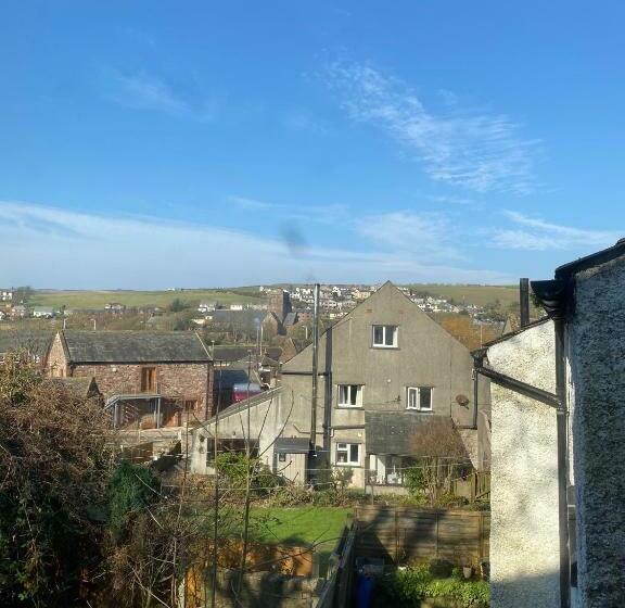 スタンダードシングルルーム, The Queens