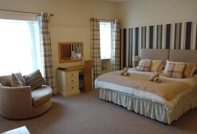 スタンダードルーム, The Queens