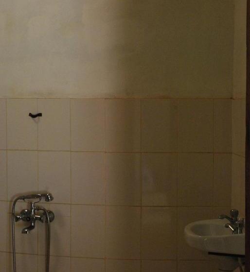 اتاق استاندارد سه نفره, Crater Bay Cottages