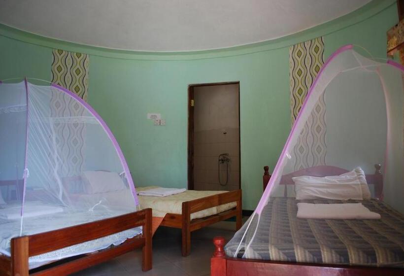 اتاق استاندارد سه نفره, Crater Bay Cottages