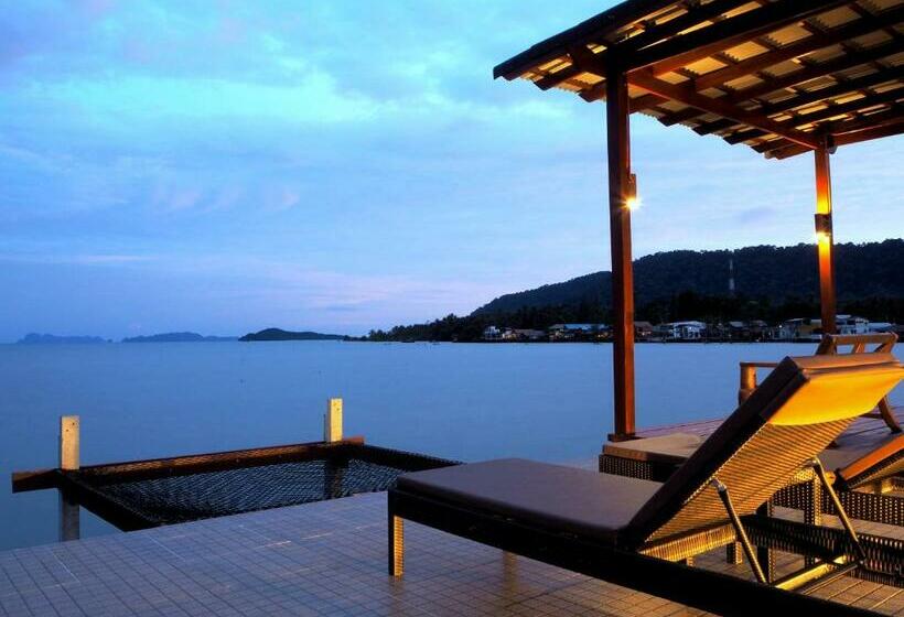 غرفة ديلوكس مطلّة علي البحر مزوَّدة بشُرفة, Fresh House