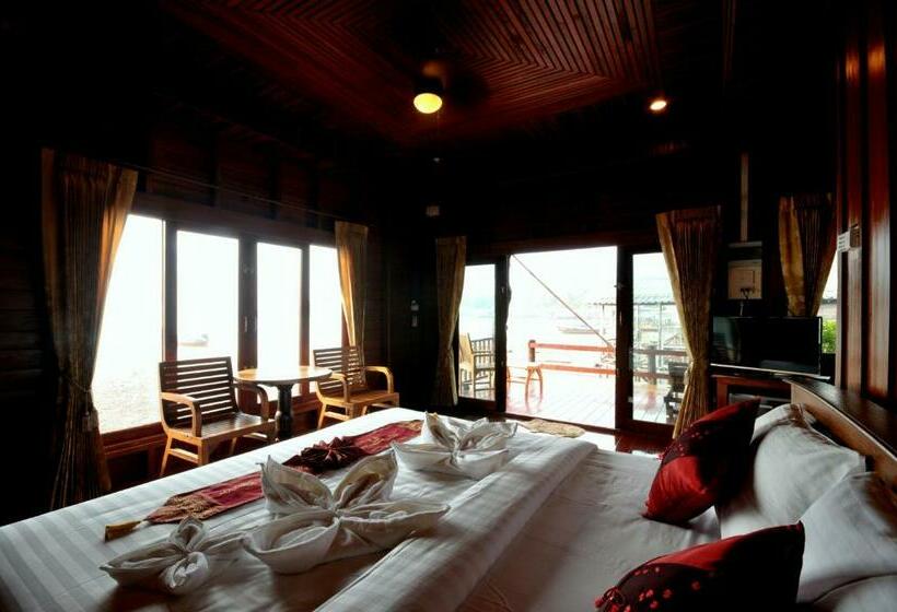 Quarto Deluxe Vista Mar com Sacada, Fresh House