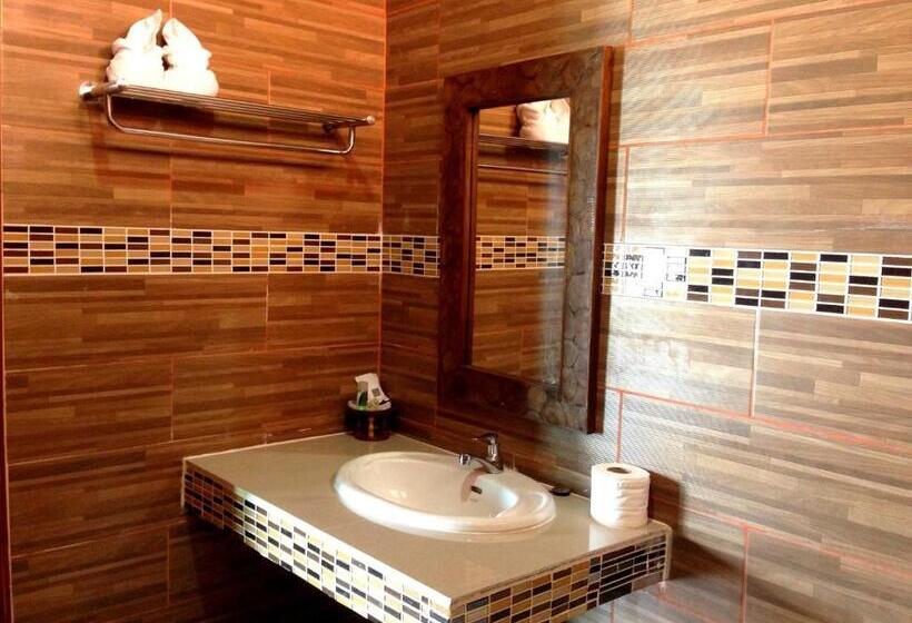 غرفة قياسية مزوَّدة بشُرفة, Fresh House