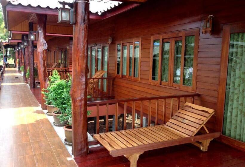 غرفة قياسية مزوَّدة بشُرفة, Fresh House