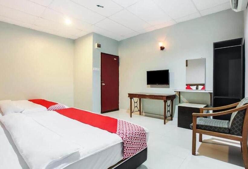 חדר דלוקס לשלושה, Kavanas  Taiping