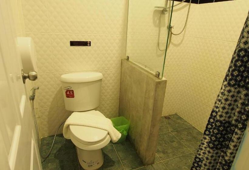 استودیوی استاندارد, Paradise Land Resort